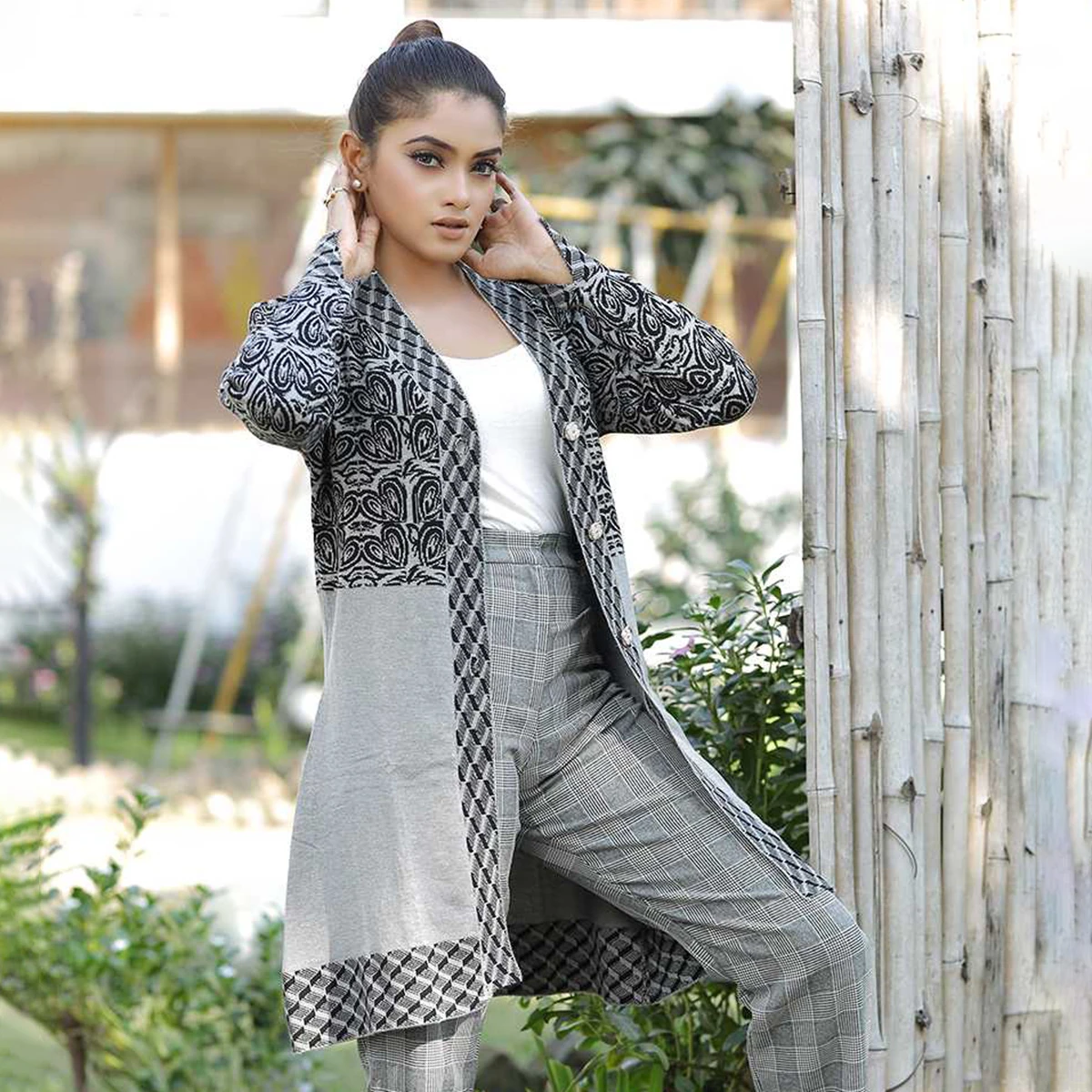 Women’s Stylish Grey Printed Knit Cardigan - Image 2