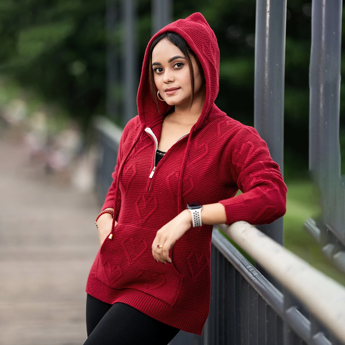 Elegant Maroon Winter Knit Hoodie for Women - Image 4