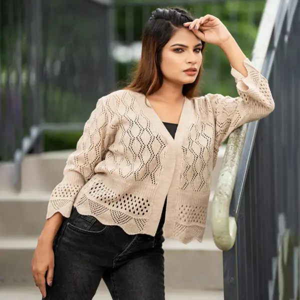 Stylish Beige Knit Top for Women - Image 3